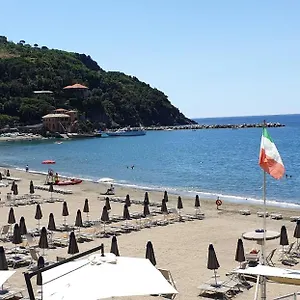 Beach Paradise , Levanto Italien