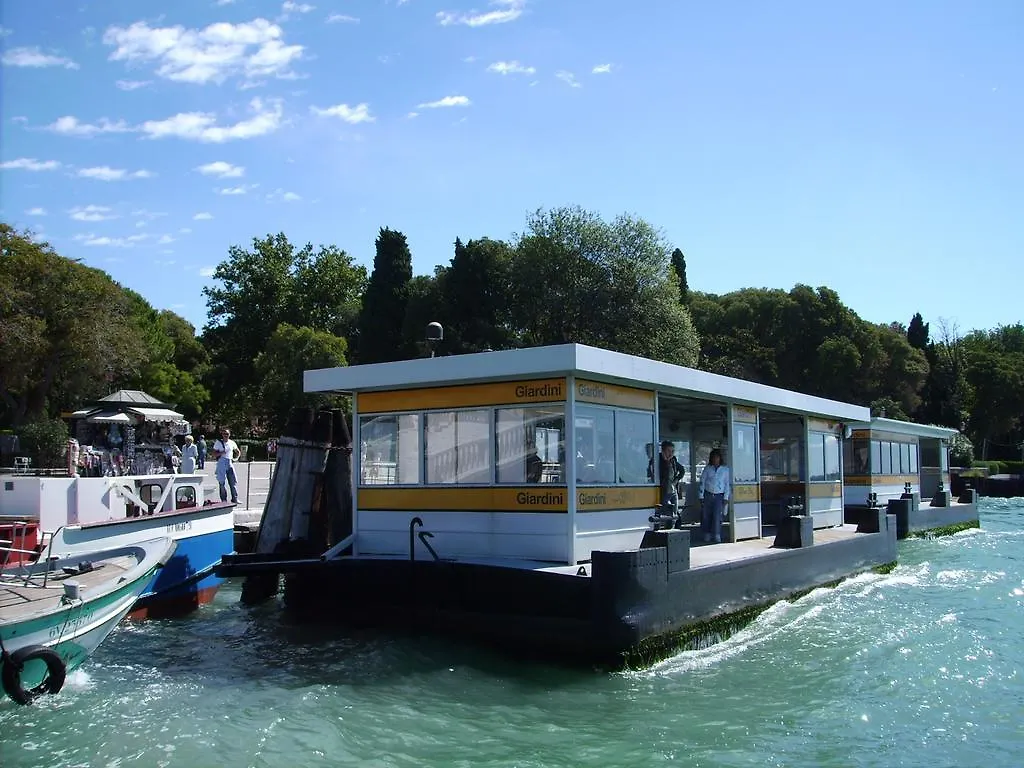 Monolocale La Corte Biennale Apartment Venice Italy